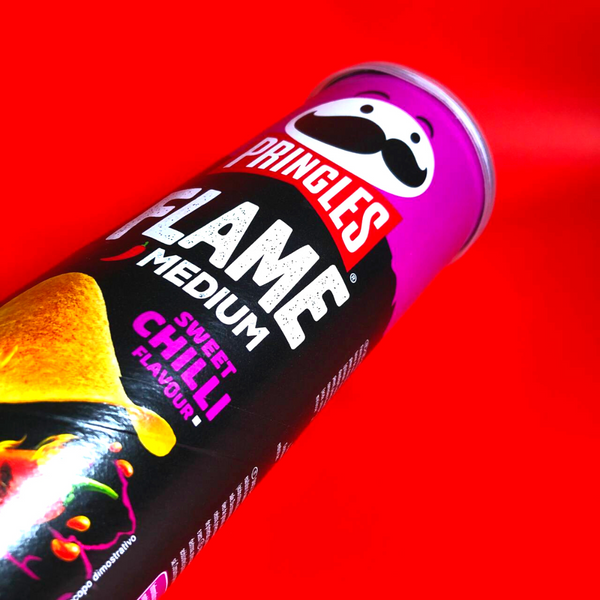 Чипси Pringles Flame Medium Sweet Chilly 160 г  Полум'я Середньої гостроти Солодкий чилі (PO-9) PO-09 фото