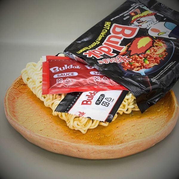 Гостра корейська локшина Samyang Buldak Hot Chicken Ramen (Упаковка 5 шт)(BUL-C-black-5) BUL-C-black-5 фото