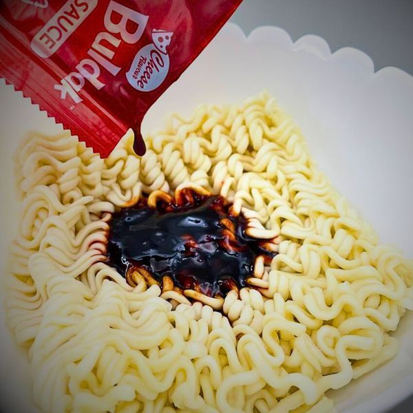 Корейская острая лапша с сырным соусом 140г х 5 (Упаковка 5 шт) Samyang Ramen Cheese Chicken Buldak (BUL-C-C-5) BUL-C-C-5 фото